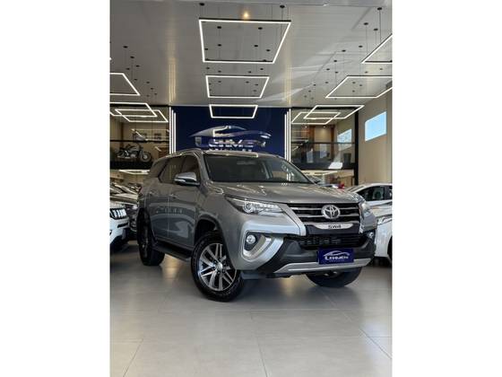 TOYOTA HILUX SW4 2.8 SRX 4X4 16V TURBO INTERCOOLER DIESEL 4P AUTOMÁTICO